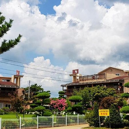 Hongseung Namdanghill Pension Hongseong Exterior photo