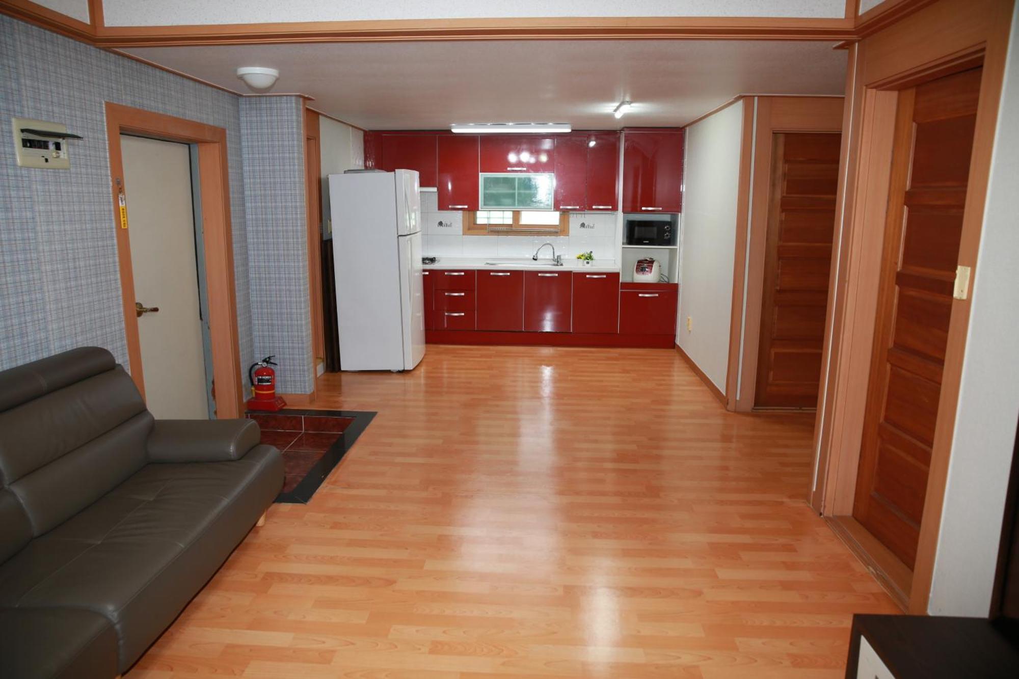 Hongseung Namdanghill Pension Hongseong Room photo