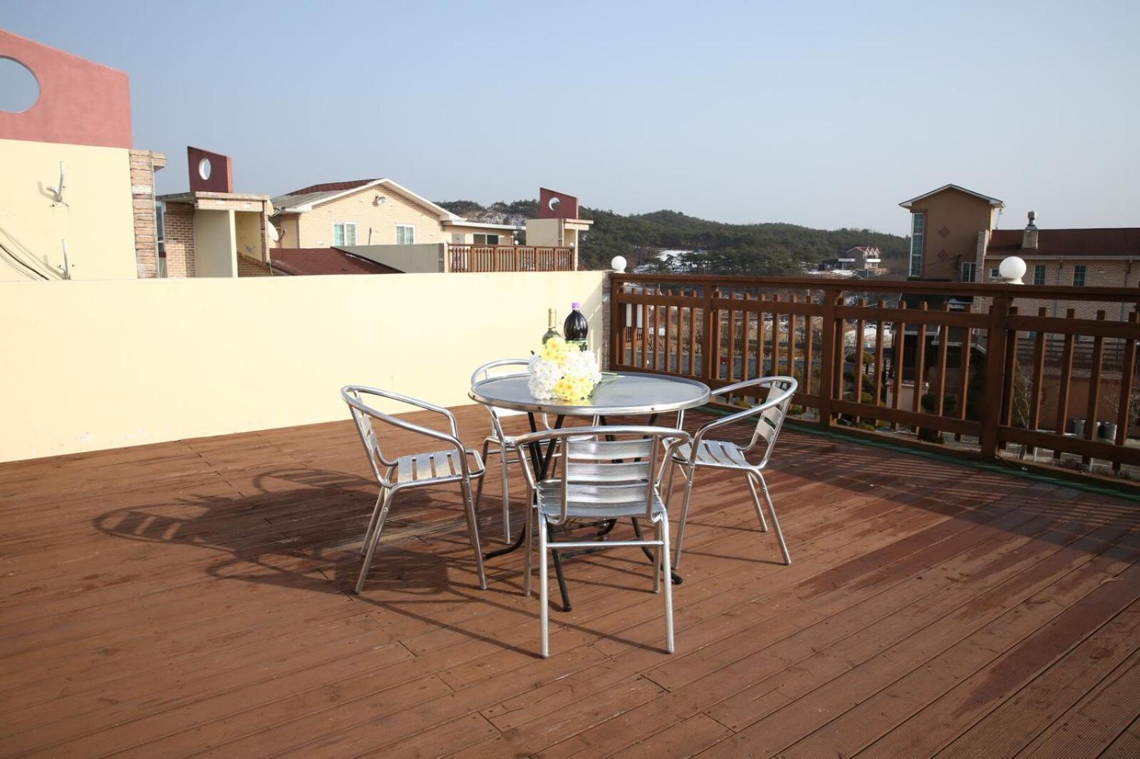 Hongseung Namdanghill Pension Hongseong Room photo