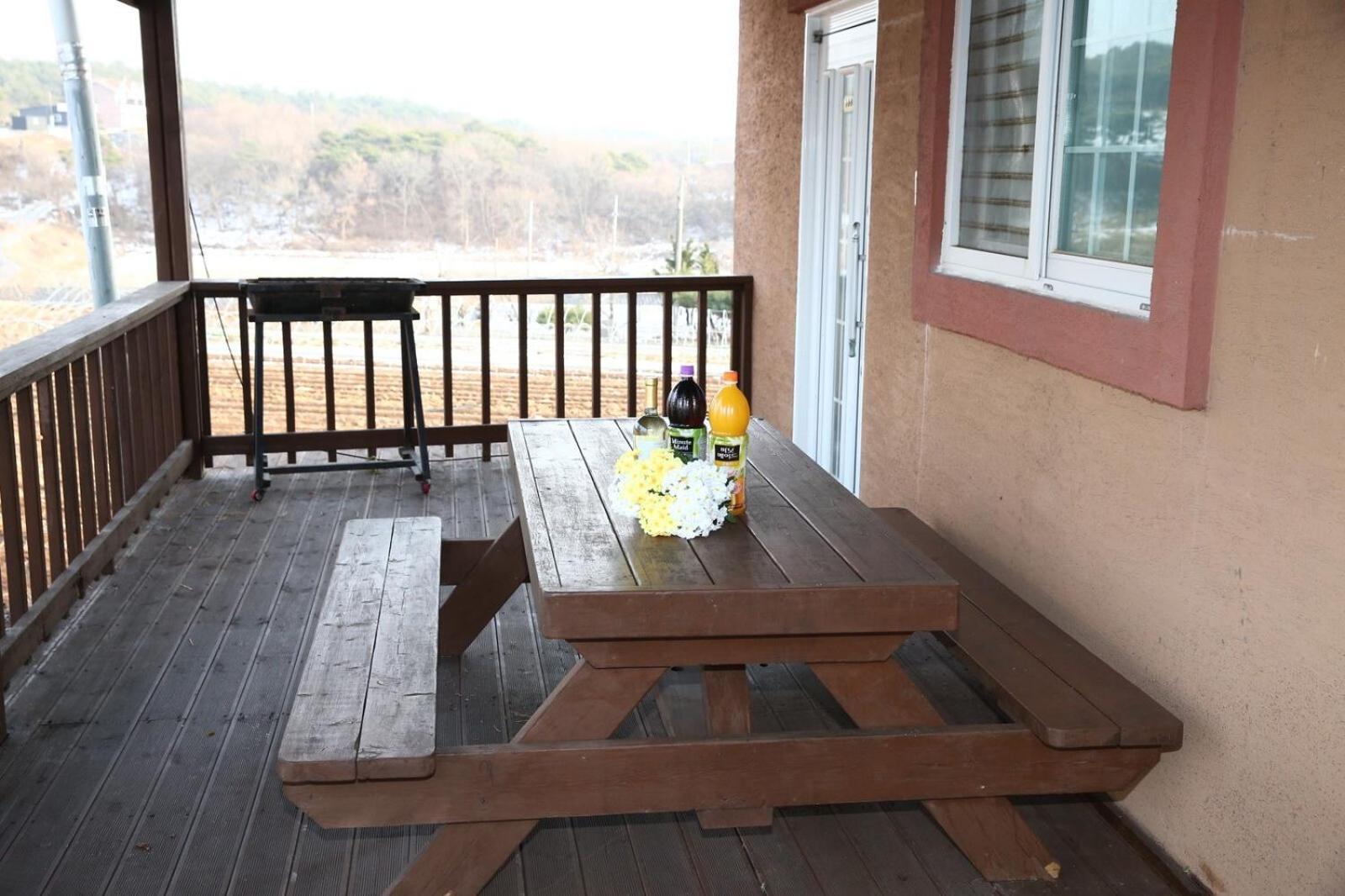 Hongseung Namdanghill Pension Hongseong Room photo